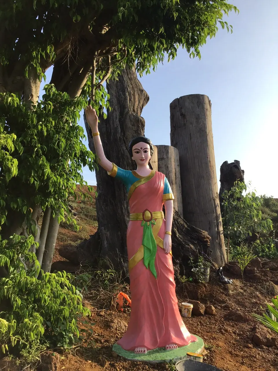 Tượng tiên nữ xi măng trang trí cùng dự án tâm linh tại Quảng Ngãi
