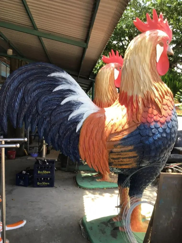 Tượng gà trống xi măng đắp tay đặt trang trí sân vườn